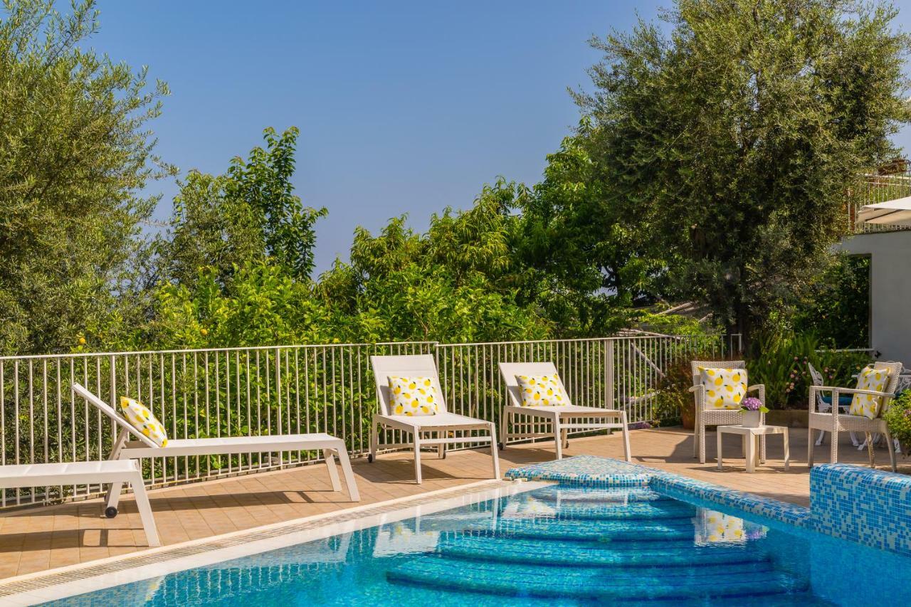 Villa Sorrento Flats Екстер'єр фото